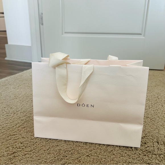 Doen paper shopping tote bag/gift bag - Picture 5 of 5